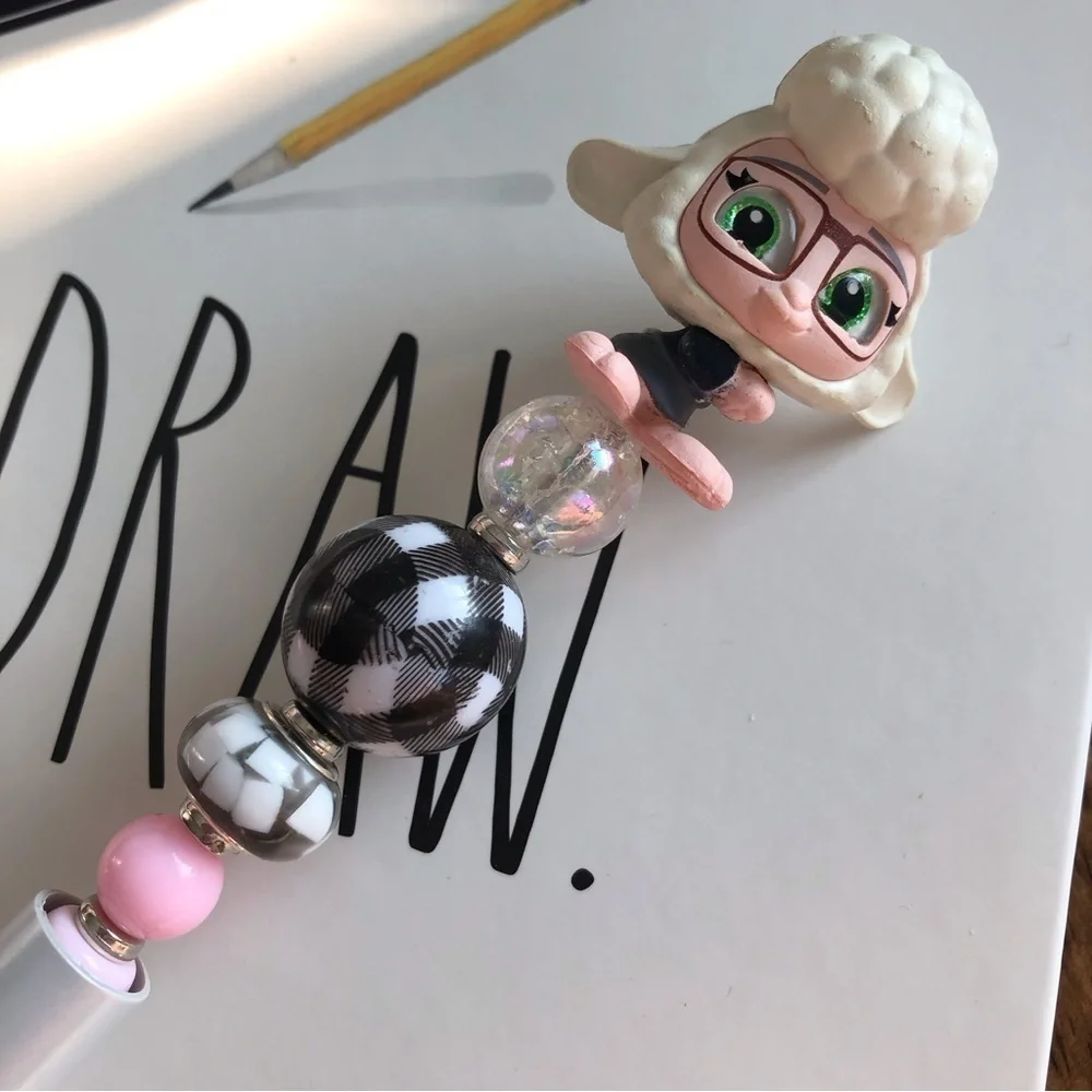 Disney Doorables: Zootopia: Bellwether handmade beaded pen